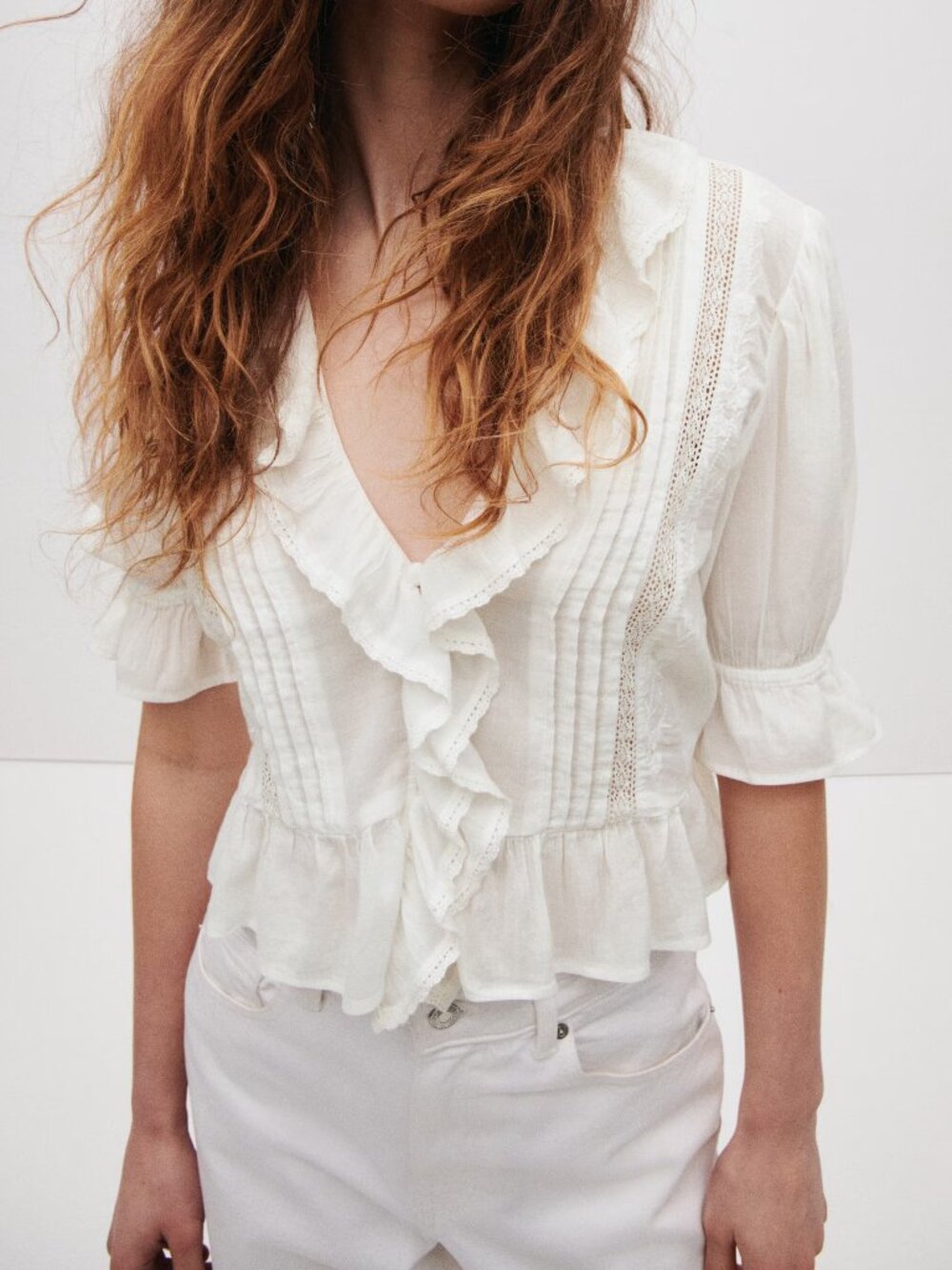 (NWT) H&M - white pintuck ruffle trimmed blouse (large)